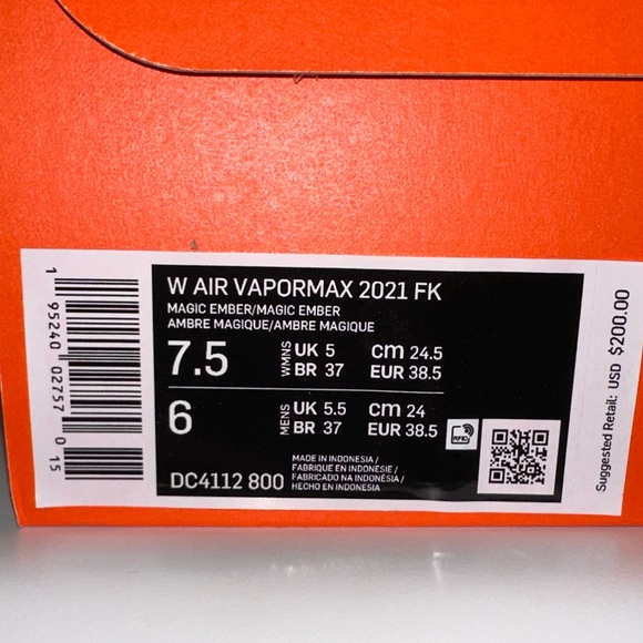 Nike Air Vapormax 2021 Flyknit red women’s size 7.5 - Picture 9 of 15